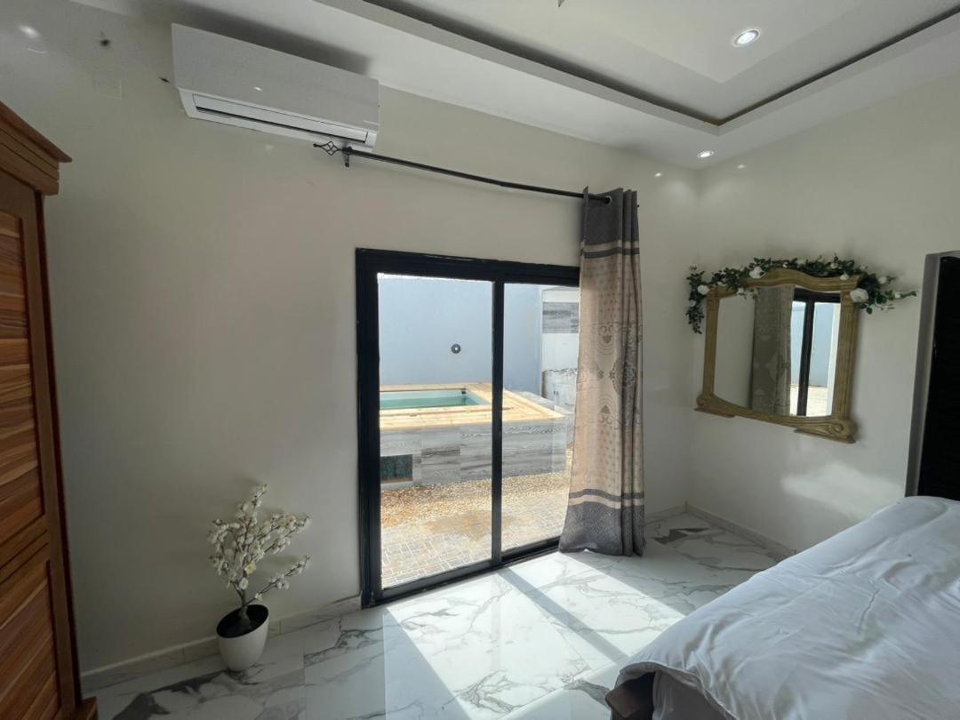 Villa Adja Nafy A Saly Gandigal Ngoại thất bức ảnh